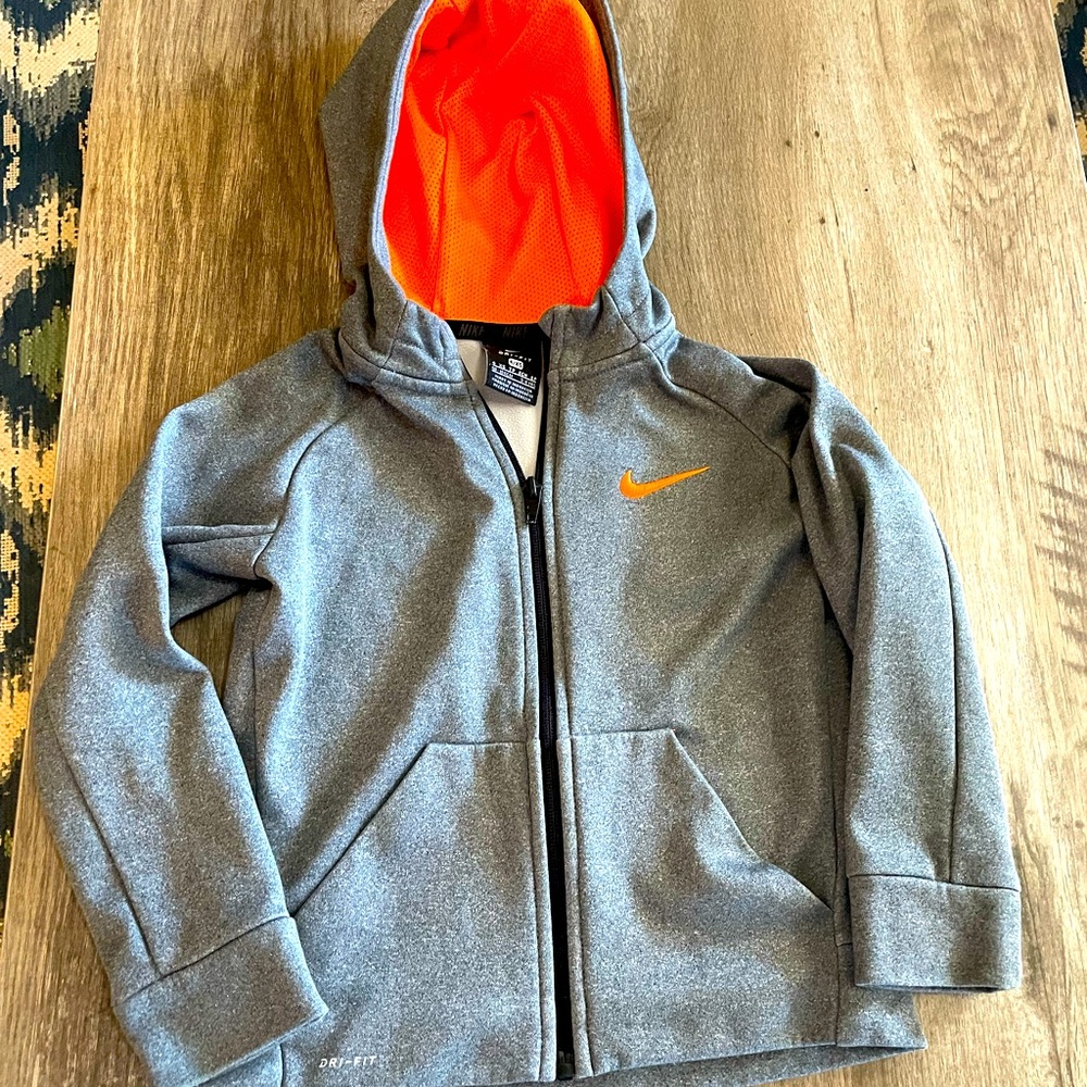 NIKE SIZE 4/XS. Dri-fit.  Gray and orange